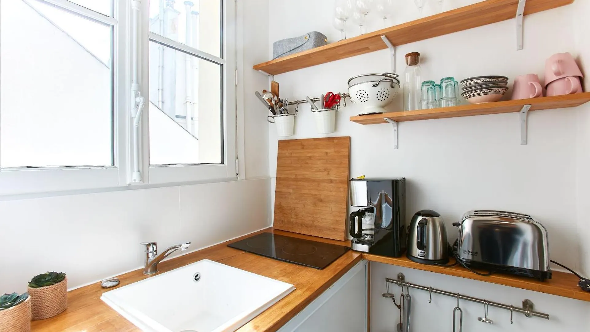 Montmartre 2Br Apartment